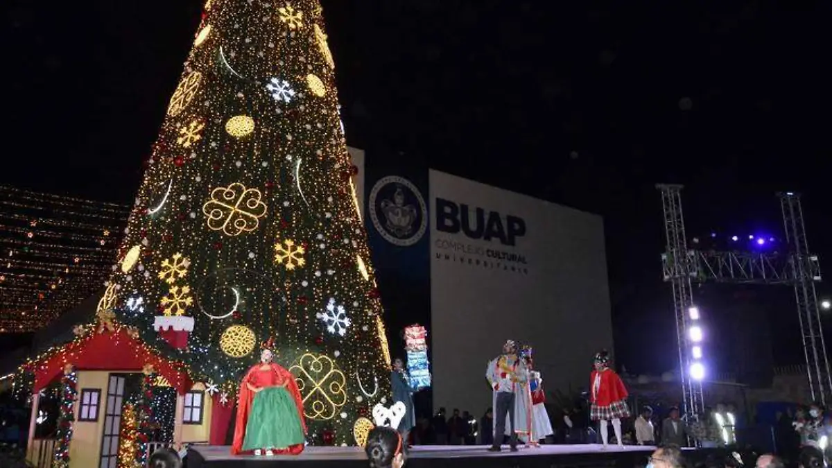 Ya hay fecha para el encendido del árbol navideño del CCU de la BUAP